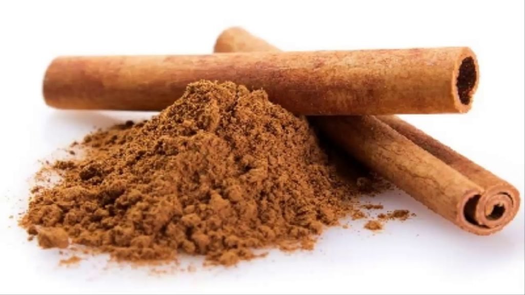 Tomar una cucharada de canela en polvo cada mañana, regula los niveles