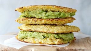 sandwiches de aguacate y pan de coliflor