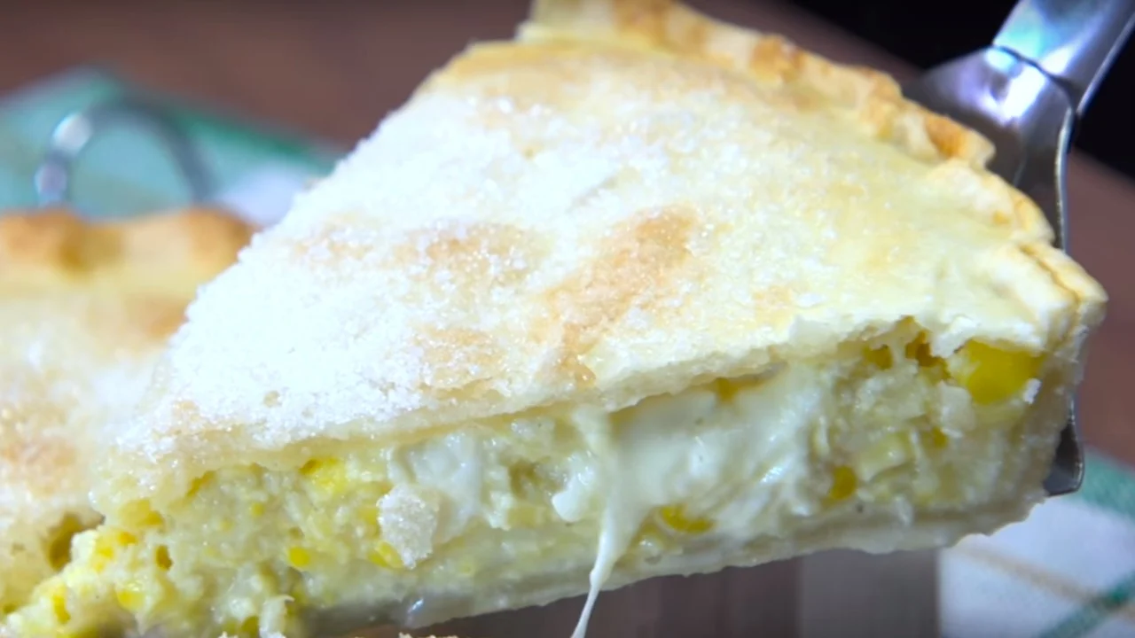 Descubre la Exquisita Receta de Tarta de Choclo, Queso y Cebolla con un Toque Especial