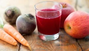Licuado remolacha zanahoria manzana