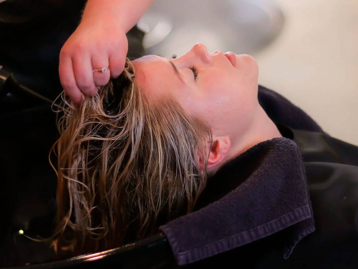 Tónico Natural para Detener la Caída del Cabello y Estimular su Crecimiento