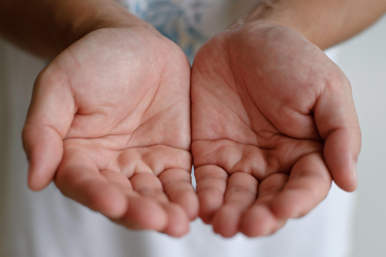 ¿Por qué se te duermen las manos mientras duermes?