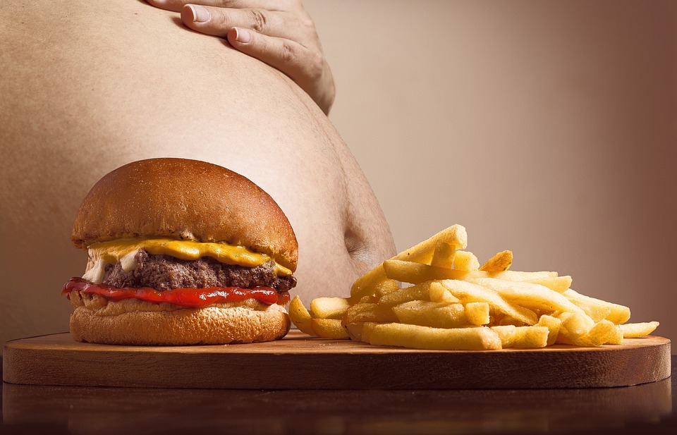 5 hábitos diarios que aceleran el envejecimiento (y cómo revertirlos de forma natural)