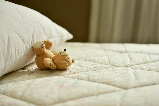 La forma en que duermes revela si eres una persona perezosa